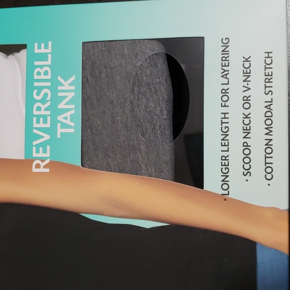 4 Pack Felina, Ladies Reversible Tank, Converts to V-Neck or Scoop Neck. - Picture 6 of 7